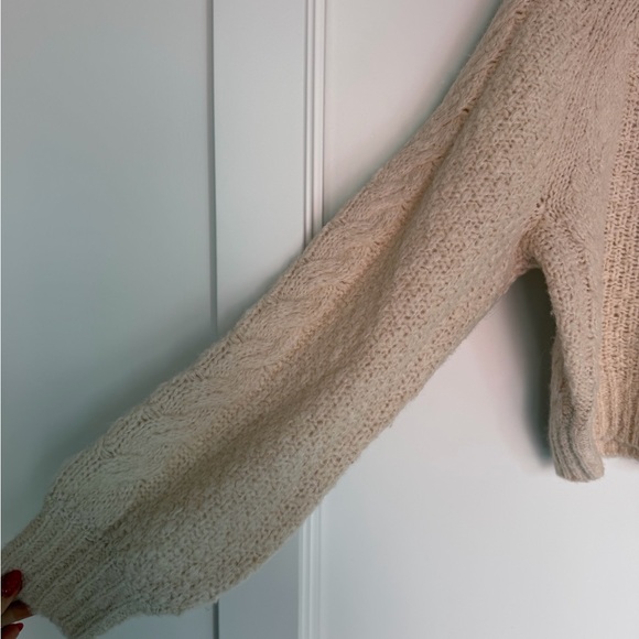 Aritzia Sunday Best Cream Cable Knit Cropped Sweater - Picture 2 of 7